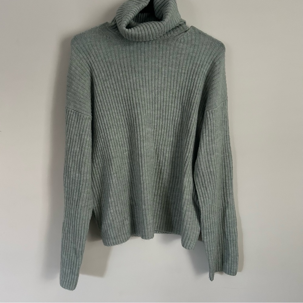 H&M Women's Ribbed Turtleneck Sweater - Light Gray Green